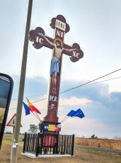 Mit diesem Kreuz begrüßt uns Rumäninen