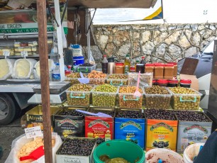 ... Oliven - auf dem Bazar gibt es alles!